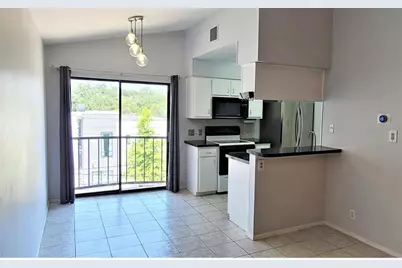 106 E 30th Street #308, Austin, TX 78705 - Photo 4