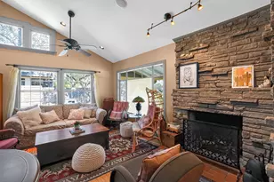 221 Park Ln, Austin, TX 78704 - Photo 2