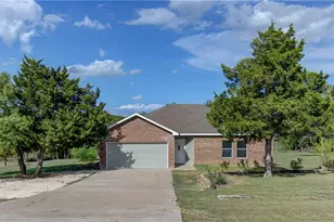 135 Valle Verde Dr, Del Valle, TX 78617 - Photo 1