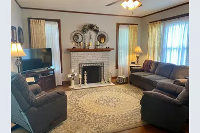 592 E Hempstead, Giddings, TX 78942 - Photo 4