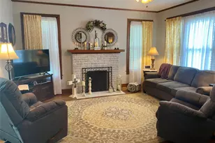 592 E Hempstead, Giddings, TX 78942 - Photo 4