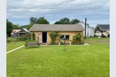 592 E Hempstead, Giddings, TX 78942 - Photo 12