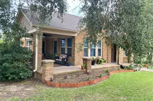 592 E Hempstead, Giddings, TX 78942 - Photo 22