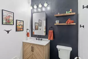 203 E 31st St, Austin, TX 78705 - Photo 22