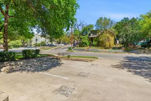 203 E 31st St, Austin, TX 78705 - Photo 28