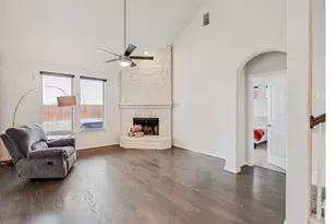 405 Farm Creek Dr, Hutto, TX 78634 - Photo 4
