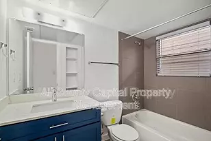 502 W 35th St, Austin, TX 78705 - Photo 4