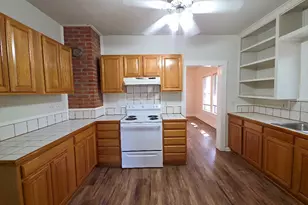 606 Mesquite St, Bastrop, TX 78602 - Photo 6