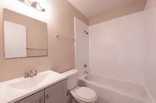 7300 Twin Crest Dr, Austin, TX 78752 - Photo 10
