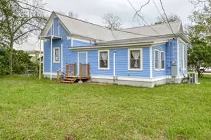 501 Burleson St, Smithville, TX 78957 - Photo 16
