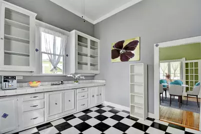 501 Burleson Street, Smithville, TX 78957 - Photo 4