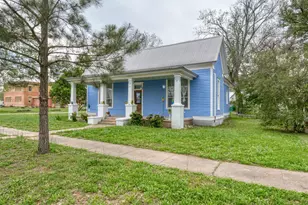 501 Burleson St, Smithville, TX 78957 - Photo 12