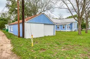 501 Burleson St, Smithville, TX 78957 - Photo 28