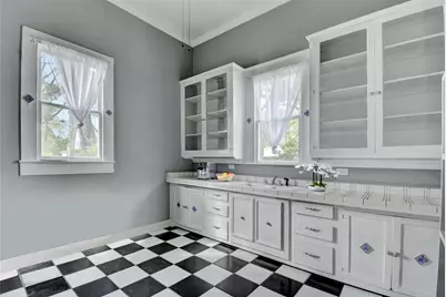 501 Burleson Street, Smithville, TX 78957 - Photo 10