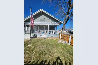 502 W 4th Street, Taylor, TX 76574 - Photo 1