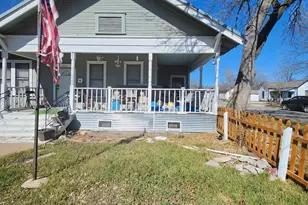 502 W 4th St, Taylor, TX 76574 - Photo 1