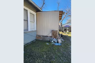 502 W 4th Street, Taylor, TX 76574 - Photo 18