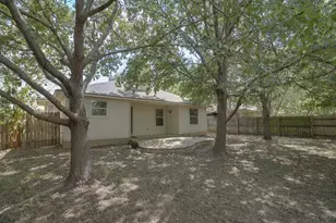 402 Hickory Tree Dr, Georgetown, TX 78626 - Photo 18