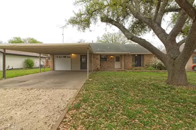 1102 Fowzer Street E, Taylor, TX 76574 - Photo 1