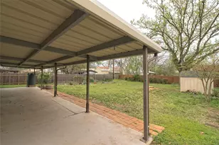 1102 Fowzer Street E, Taylor, TX 76574 - Photo 24