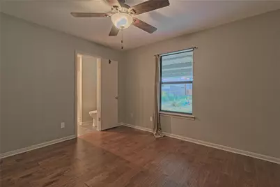 1102 Fowzer Street E, Taylor, TX 76574 - Photo 16