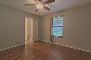 1102 Fowzer Street E, Taylor, TX 76574 - Photo 16