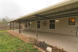 1102 Fowzer Street E, Taylor, TX 76574 - Photo 26