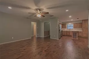 1102 Fowzer Street E, Taylor, TX 76574 - Photo 8