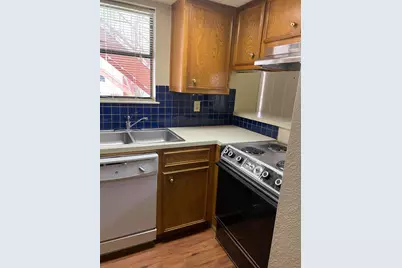 706 W 22nd Street #104, Austin, TX 78705 - Photo 4