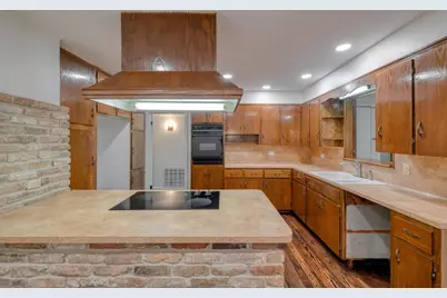 927 E Walnut Street, La Grange, TX 78945 - Photo 14