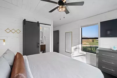 8604 Elroy Road, Del Valle, TX 78617 - Photo 14