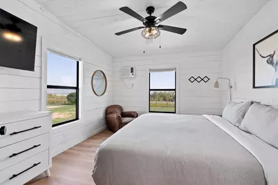 8604 Elroy Road, Del Valle, TX 78617 - Photo 32