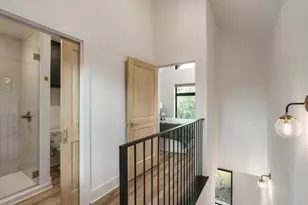 605 E 55th St, Austin, TX 78751 - Photo 10