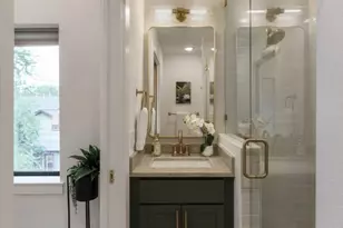 605 E 55th St, Austin, TX 78751 - Photo 14