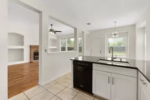 1105 Woodview Dr, Leander, TX 78641 - Photo 10