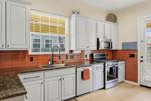 2931 E Martin Luther King Jr Blvd, Austin, TX 78702 - Photo 12