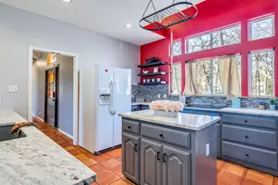 119 Briarwood Ln, Elgin, TX 78621 - Photo 4