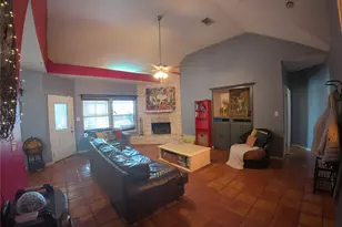 119 Briarwood Ln, Elgin, TX 78621 - Photo 2