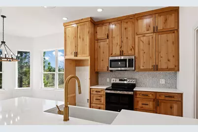 111 Kukui Court, Bastrop, TX 78602 - Photo 16