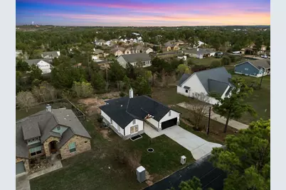 111 Kukui Court, Bastrop, TX 78602 - Photo 38