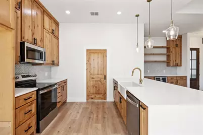 111 Kukui Court, Bastrop, TX 78602 - Photo 18