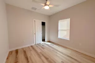 817 5th St, Lockhart, TX 78644 - Photo 10