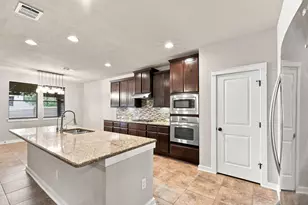 102 Chestnut Ct, Georgetown, TX 78633 - Photo 12