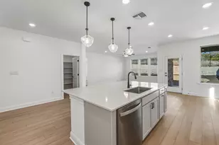 6921 Cliff Rose Dr, Spicewood, TX 78669 - Photo 8