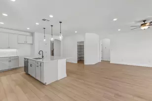 6921 Cliff Rose Dr, Spicewood, TX 78669 - Photo 6