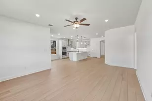 6921 Cliff Rose Dr, Spicewood, TX 78669 - Photo 10