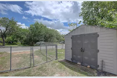 1307 Vine Street, Georgetown, TX 78626 - Photo 38
