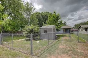 1307 Vine St, Georgetown, TX 78626 - Photo 36