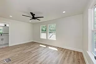 201 W Mockingbird Ln, Austin, TX 78745 - Photo 18