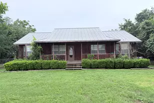 570 W Keanahalululu Ln, Bastrop, TX 78602 - Photo 1